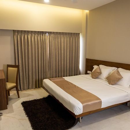 Hotel Ambience Excellency, Wakad, Pune Pimpri-Chinchwad Bagian luar foto