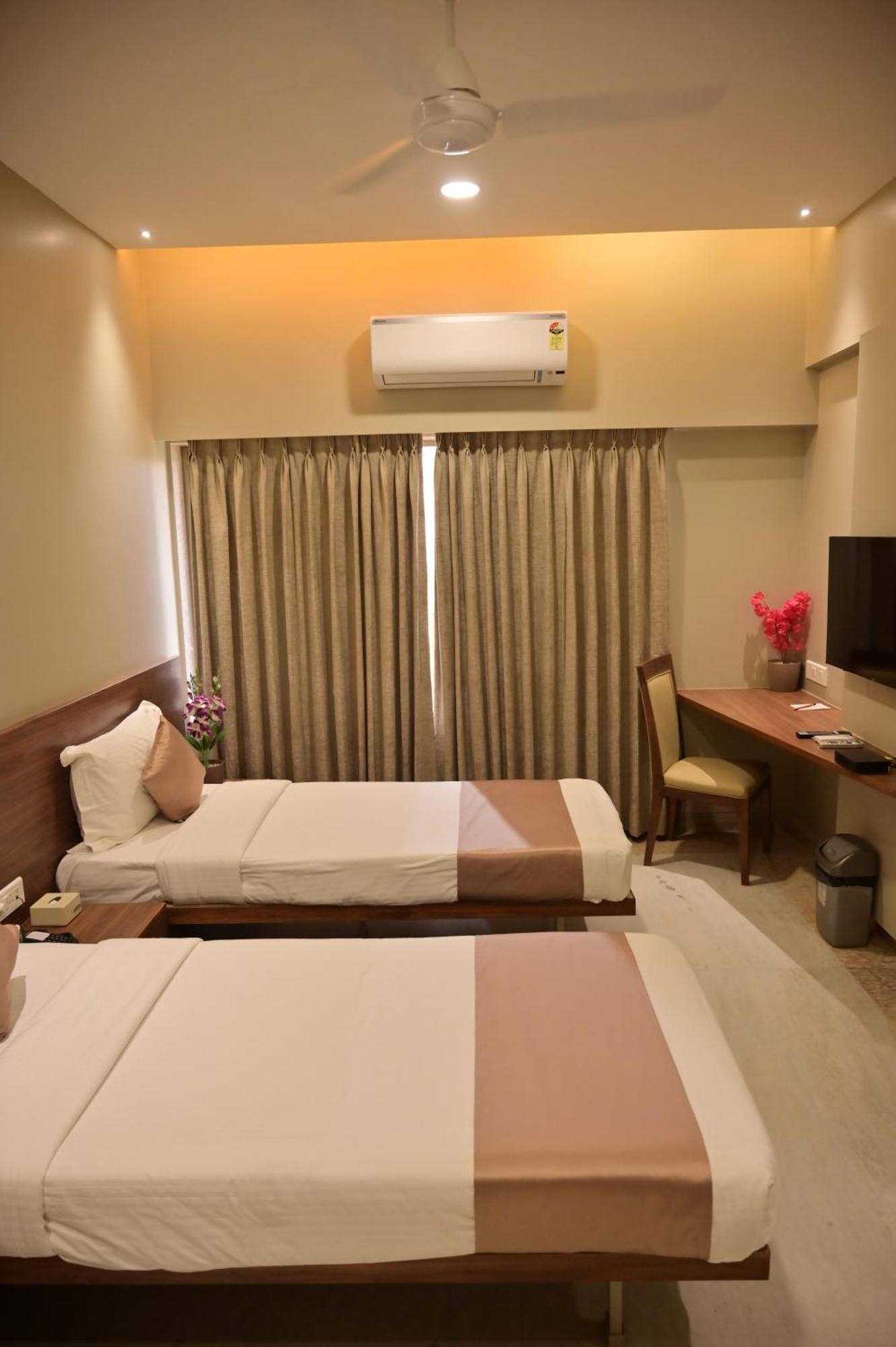 Hotel Ambience Excellency, Wakad, Pune Pimpri-Chinchwad Bagian luar foto