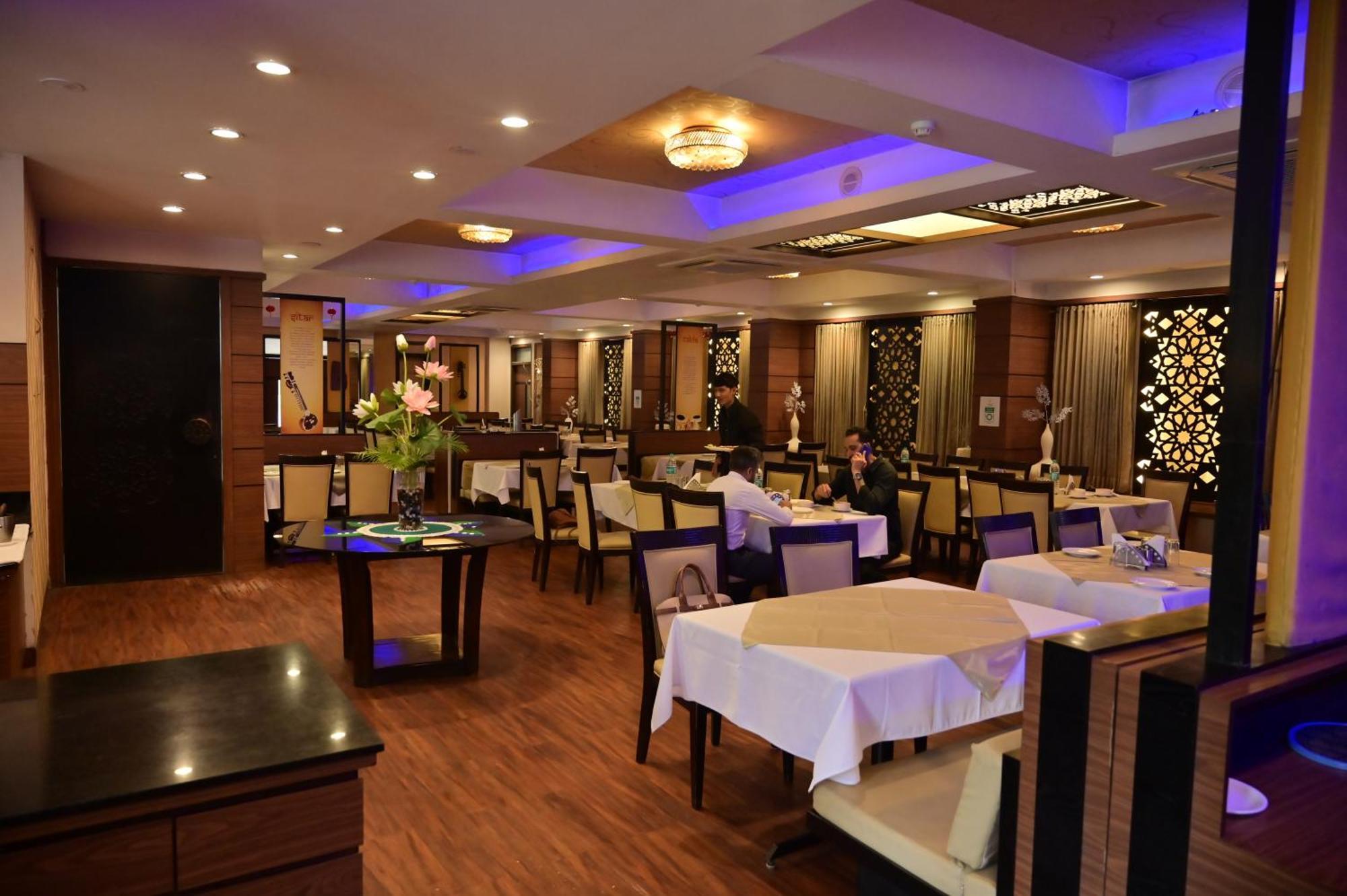 Hotel Ambience Excellency, Wakad, Pune Pimpri-Chinchwad Bagian luar foto