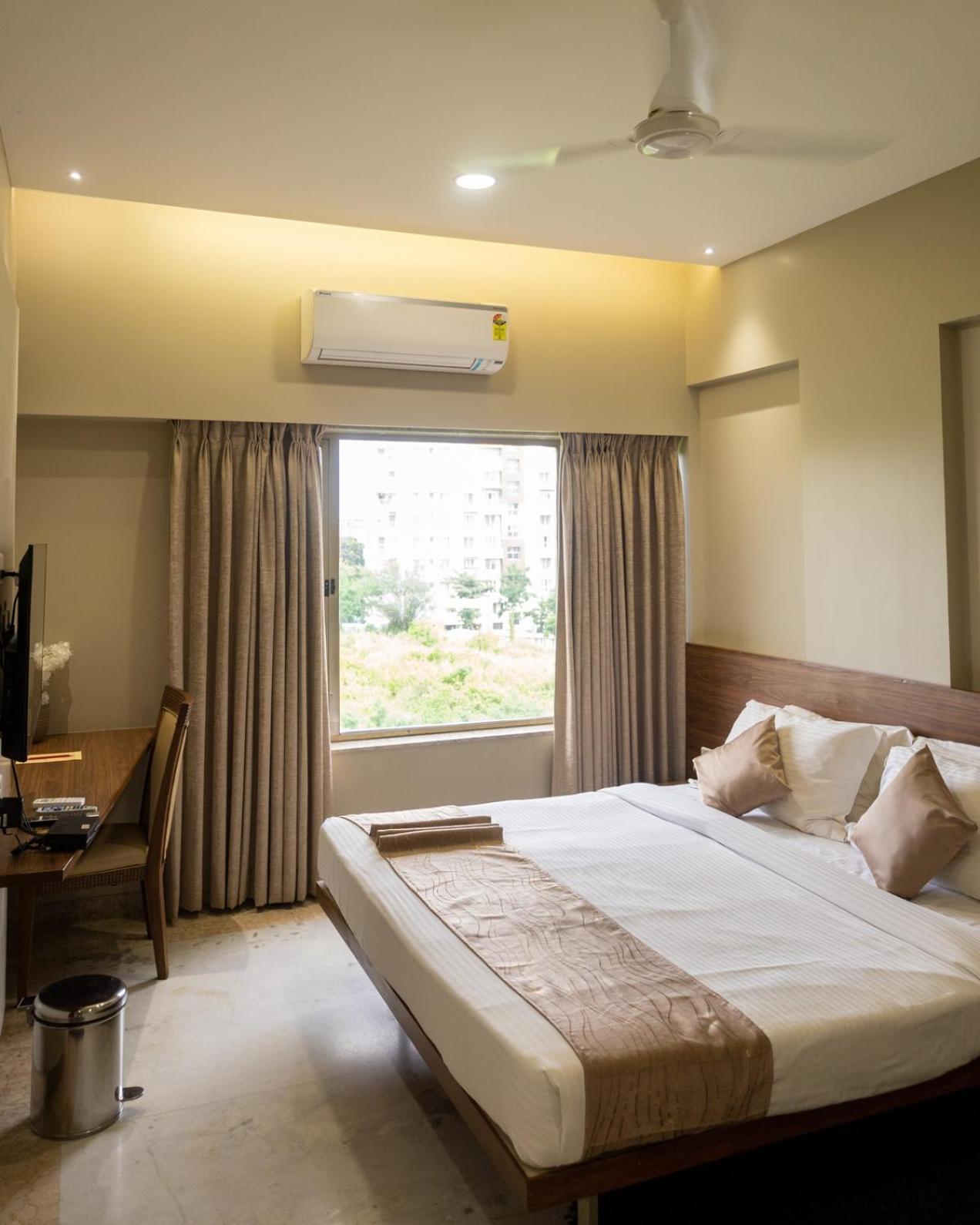 Hotel Ambience Excellency, Wakad, Pune Pimpri-Chinchwad Bagian luar foto