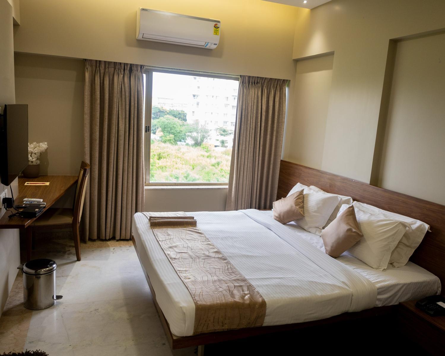 Hotel Ambience Excellency, Wakad, Pune Pimpri-Chinchwad Bagian luar foto