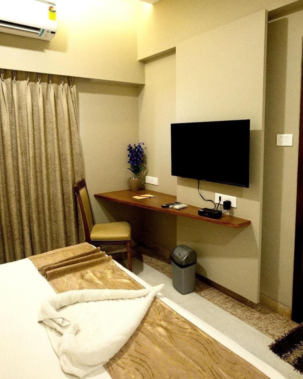 Hotel Ambience Excellency, Wakad, Pune Pimpri-Chinchwad Bagian luar foto